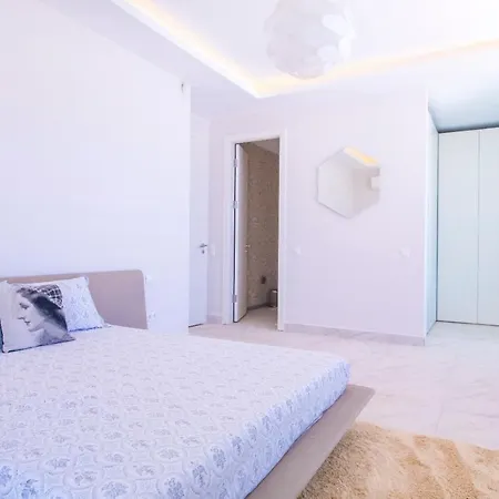 Mugla Bodrum Guendogan'Da Haftalik Kiralik Lueks Villa